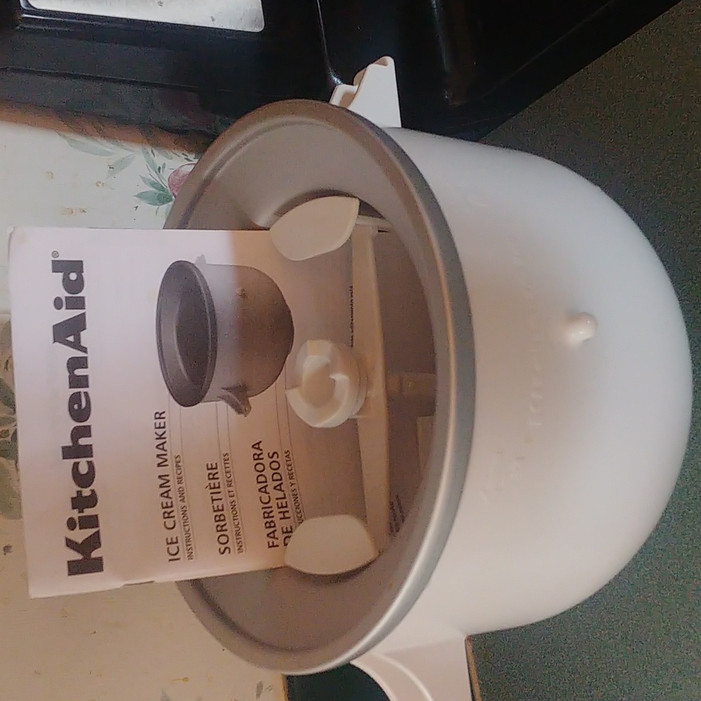 Ice cream maker